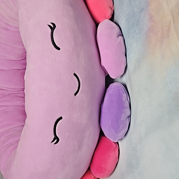 Sqiushmallows Beula the Purple Octopus Pet Bed - Picture 3 of 14